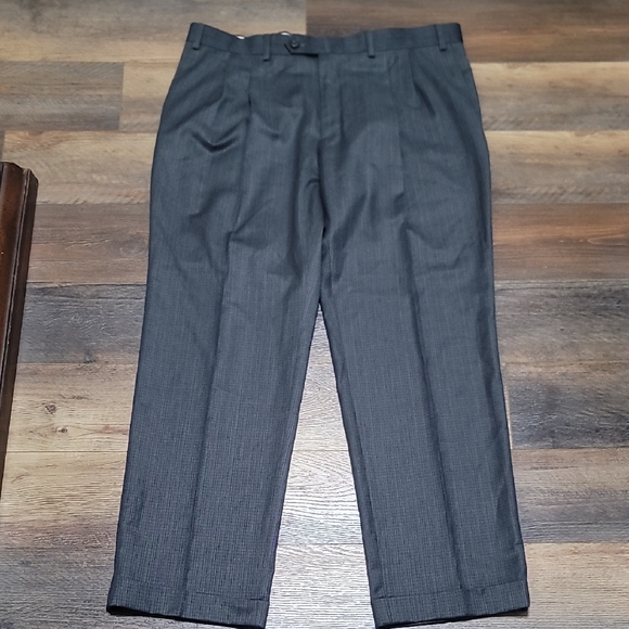 Ralph Lauren Elegant Grey Checkered Pleated Dress Pants - Picture 1 of 8